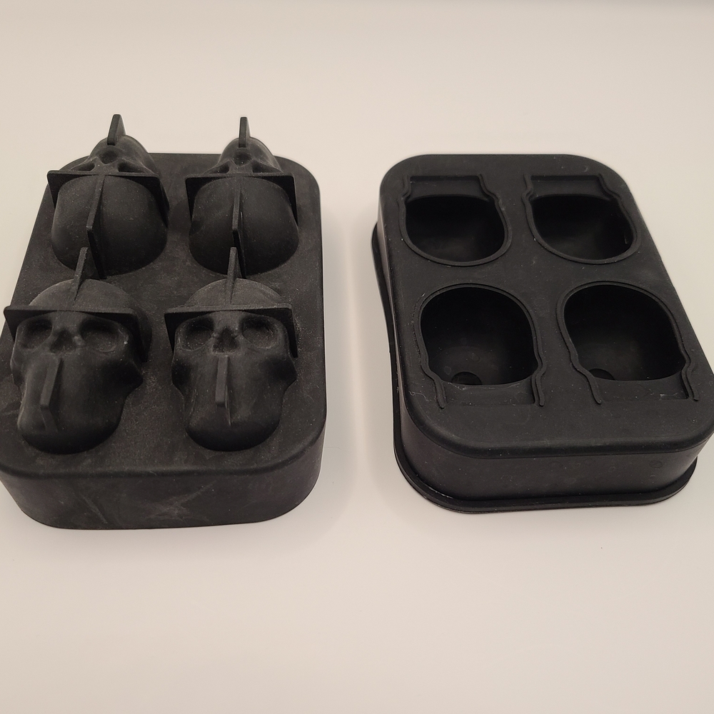 Black Skull Ice Cube Tray